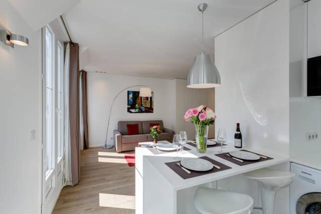 Champs Elysees Apartment Париж Экстерьер фото
